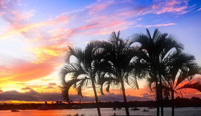 Gorgeous Condo close to downtown Naples