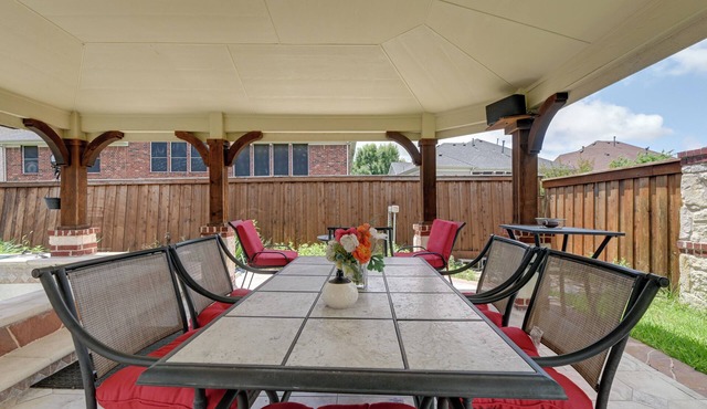 Grand Prairie Hub Near Lake & Med Center!