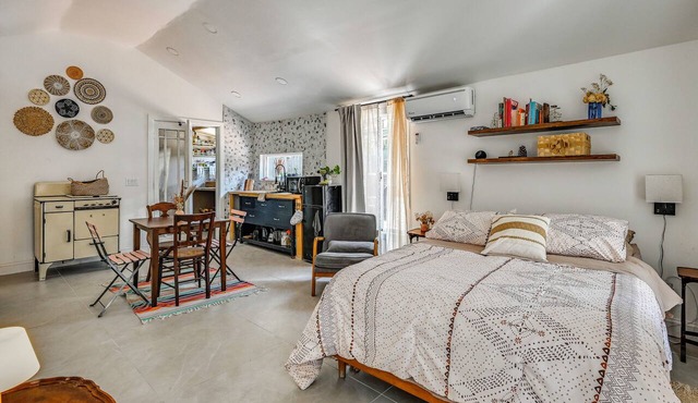 Grill & Porch! Extended Escape, 2 Mi to Ybor City