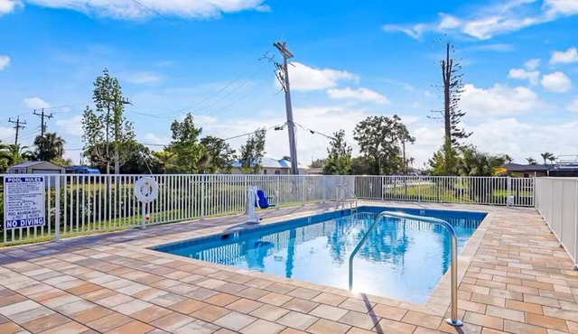 Gulf Access with Boat Slip, Heated Saltwater Pool, Dog-Friendly - Bacino Vista #207 - Roelens
