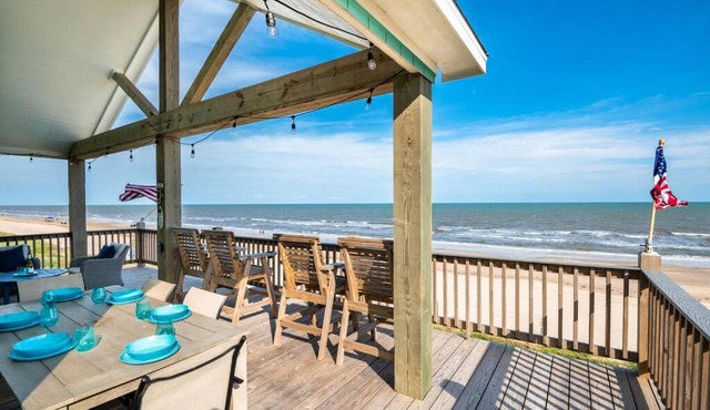 Gulf Front - Mini Golf - Hot Tub - Family Friendly - ForeShore