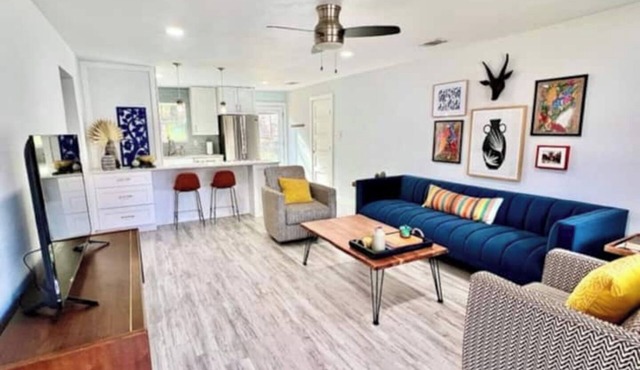 Hacienda East - Central + Bright + Just Right in Austin