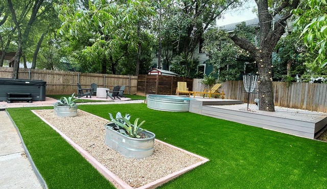 Harp Haven: Silos, Pool, Hot Tub, Fire Pit, King Beds & More