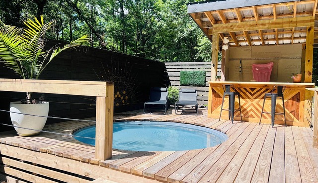 Haven in the woods private retreat with Plunge Pool & Soaking Tub