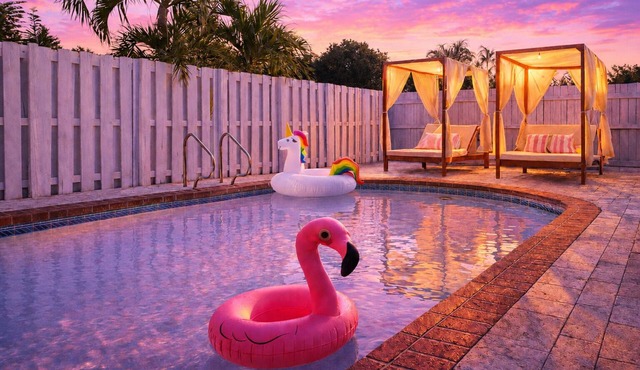 Heated Pool 4 BR Retreat - 30 min to WC Stadium