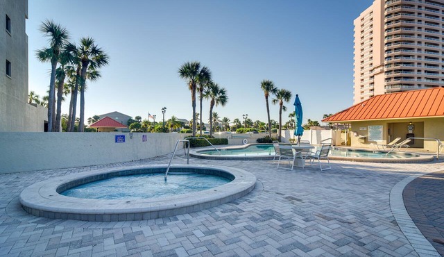 Heated Pool Access: Clearwater Beachfront Condo!