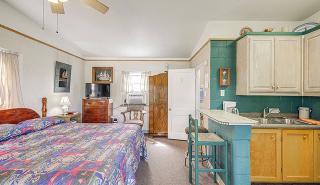 Hike On-Site: Lake Whitney Studio Hideaway in Whitney