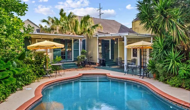 Historic Cottages with Tropical Pool, Hot Tub
