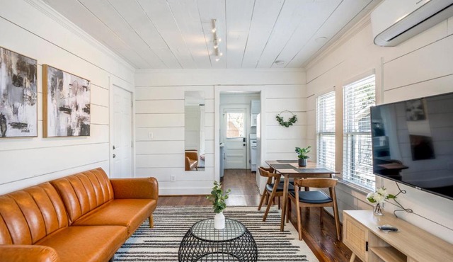 Historic Heights Artist Bungalow #3