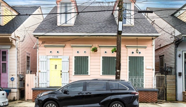 Historic home hosted by Historic Getaways, close to the French Quarter