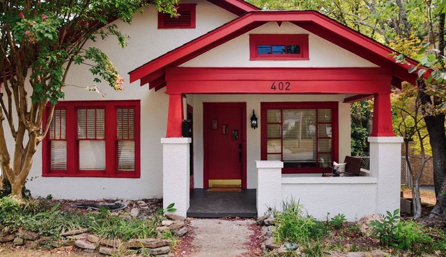 Historic Home in Downtown Benton located steps from the Square