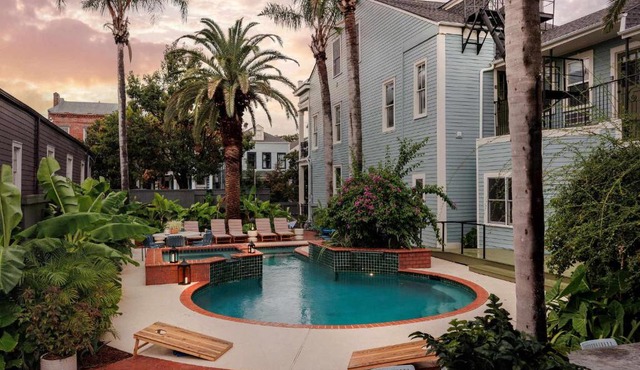 Historic Luxurious Inn Heated Pool & Spa