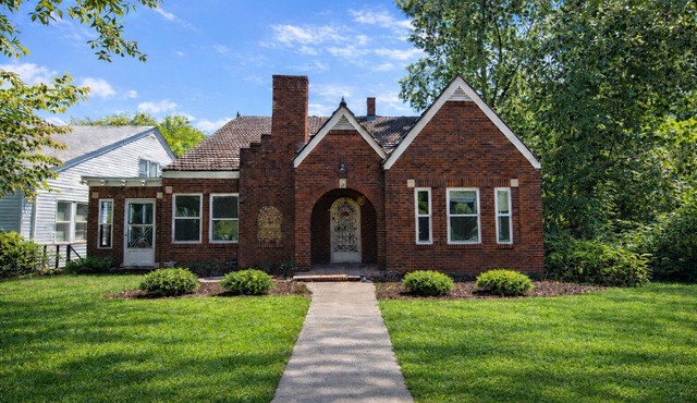 Historical Bessemer Apartment, 3 Bdrms & 2 Bath