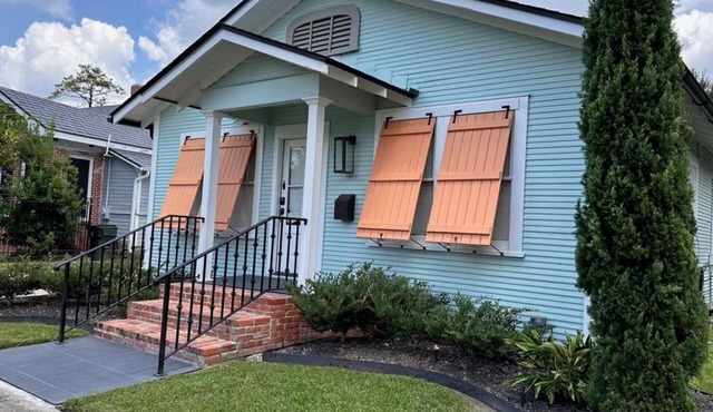 Historical Ford Cottage near lake and downtown!