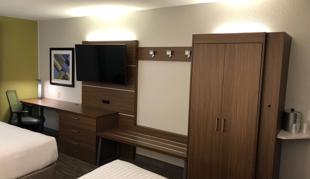 Holiday Inn Express Arlington by IHG