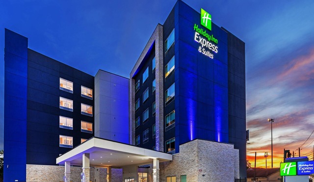 Holiday Inn Express & Suites Houston – Downtown North by IHG