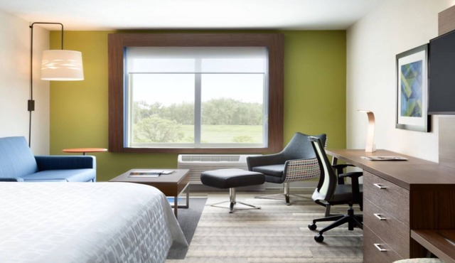 Holiday Inn Express & Suites Canton by IHG in Canton