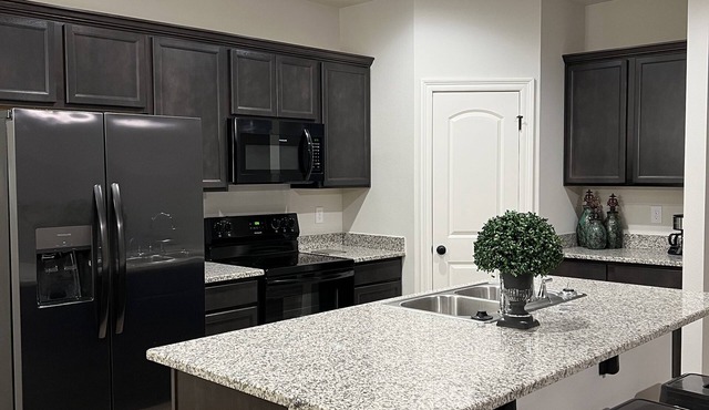 Home in Brusly, set up for month plus stays. Contact for discounts.
