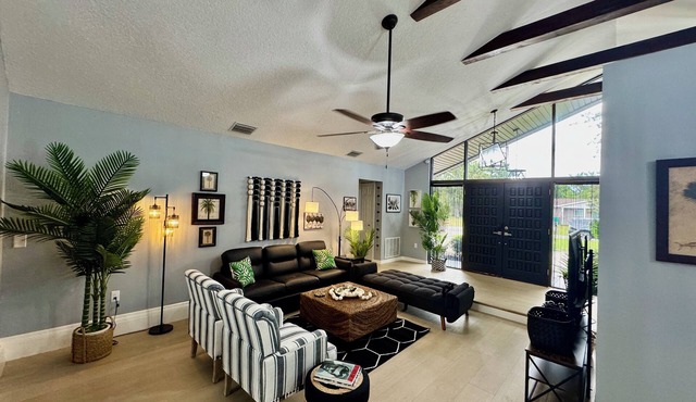 Home in Crystal River - The River Palm - Waterfront Bring YOUR BOAT! in Crystal River