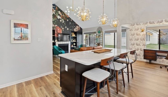 Home & office with comfort and style.