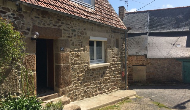 HOUSE ON THE PORT OF PERROS IN A QUIET CUL-DE-SAC in Perros-Guirec