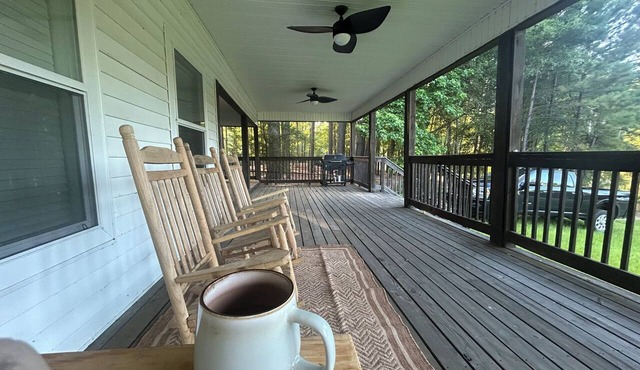 Huge front porch on half acre in Toledo Bend