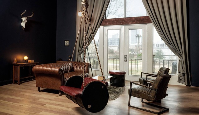 Huge Sunlit Loft w/Indoor Swing and Skyline Views