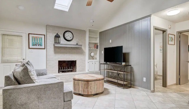 Hutto 4 BDRM GETAWAY HOME PERFECT FOR BUSINESS OR LEISURE. in Hutto