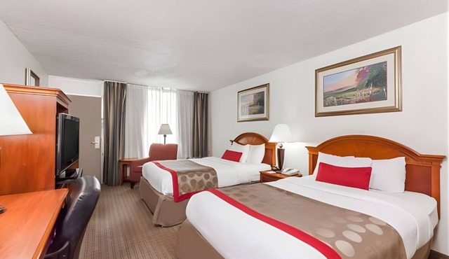 Iberia House & Suites