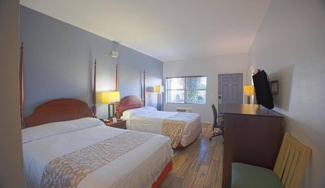 Ideal For Exploring Titusville: Unit Near Manatee Deck With Parking