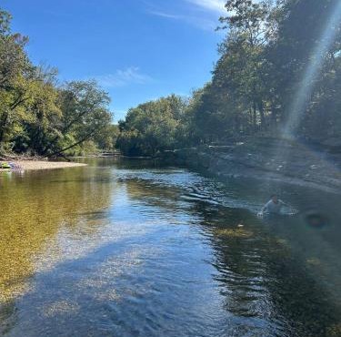 Illinois Riverside Glamping Oasis at Flint Ridge in Kansas