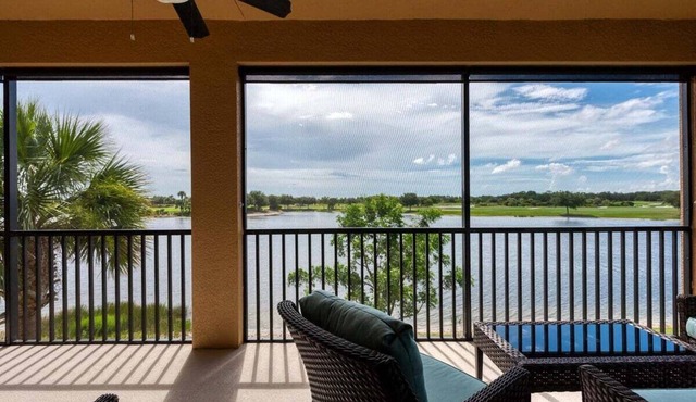 Impeccable 3 BR/2 BA home with expansive lake view - Serenity Garden