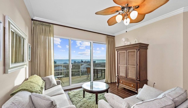Indies 603 | 3BR/2BA Gulf View Condo | Sleeps 8 | Pool & Rooftop Access