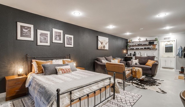 Industrial Style Guest House w/Privacy Fence