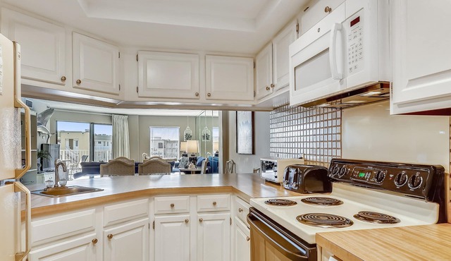 Inlet Reef 617 2 Bedroom Condo by RedAwning in Destin
