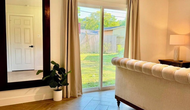 Inviting Gateway Near Galveston Beach for families,friends,business travelers.