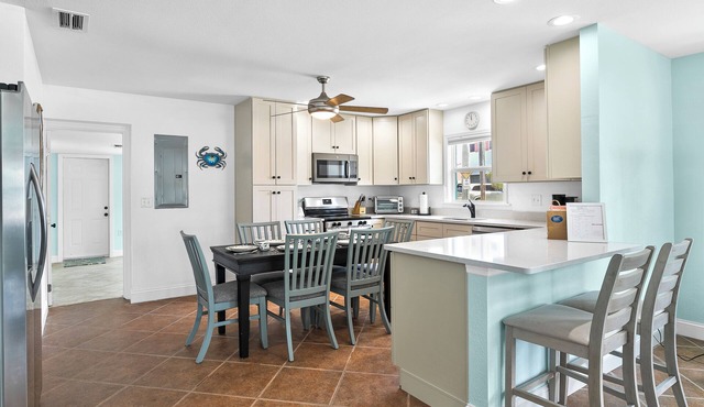Island Daze · Pet-Friendly · 1 Block to Gulf