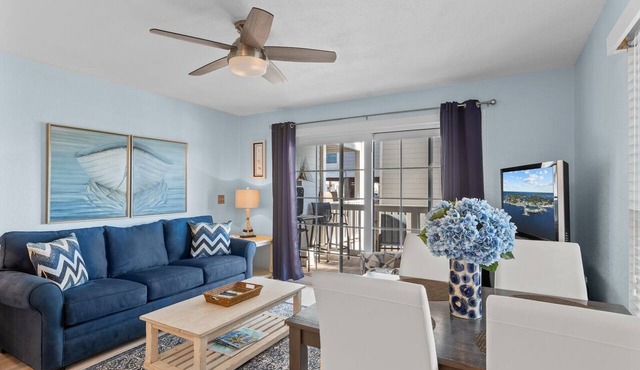 Island Place 102 Perfect Downtown Getaway w/Pool!