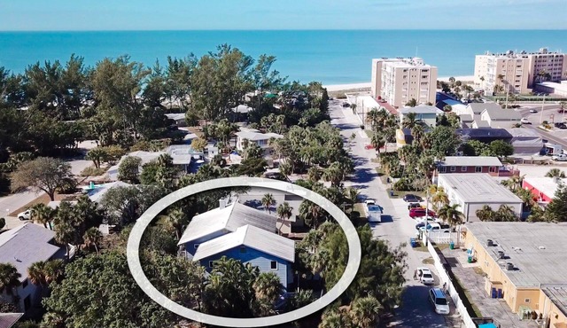 Isle Haven B – Cozy AM Island Escape Just Steps from the Beach, Pets Welcome