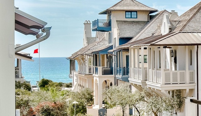 July special: Madison Cottage, South of 30-A in Rosemary Beach. walk to Beach, Pool and Shoppes.