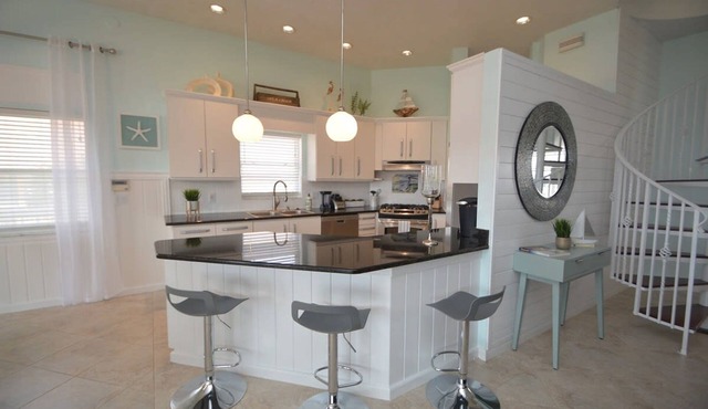 Just Beachy A Luxury Retreat Sleeps 12 3 Levels With Elevator- Perfect for 1-3 Families