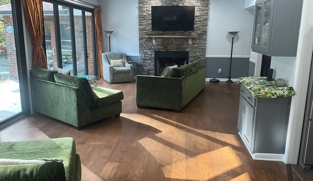 katstreehouse Forest Villa - Private Pool and Road, Pet Friendly, Near Waterfall in Tullahoma