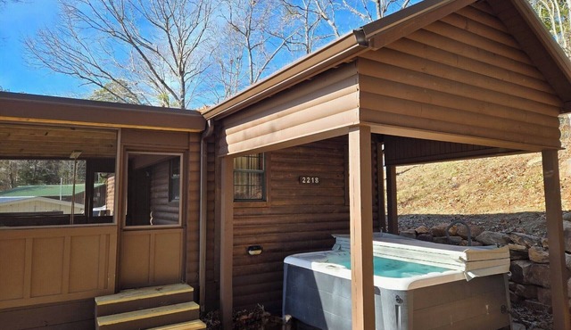 Kirkland Cabin on the Lake!
