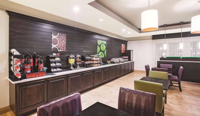 La Quinta Inn & Suites by Wyndham Beaumont West