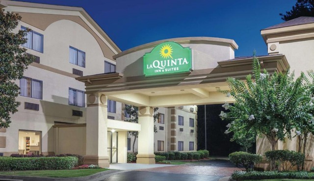 La Quinta Inn & Suites by Wyndham Jackson Airport - Pearl