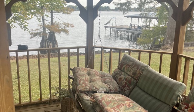 Lake Bruin deep water Lot. Gazebo and Camper trailer available Wi Fi