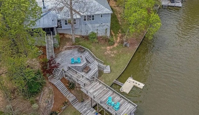 Lake Jordan Oasis