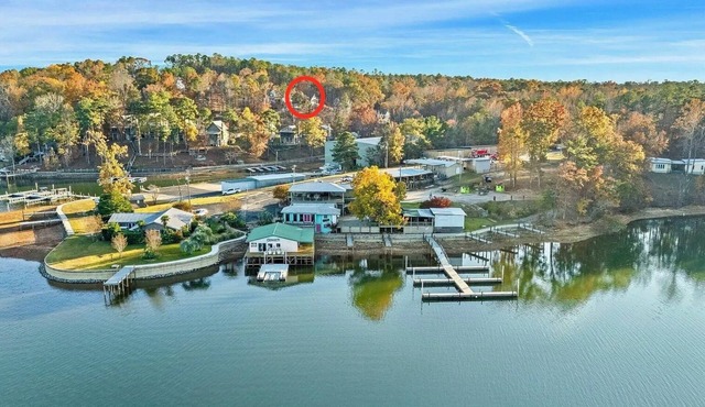 Lake Martin Views at Chuck's Marina & Pizza