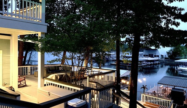 Lakefront on South Grand with Private Dock! Sleeps 8, 4 Bath - 2 full & 2 half in Eucha