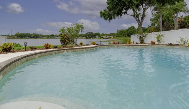 Lakeside Pool Home Near Airport + Pool Table